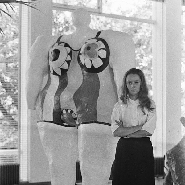 Niki de Saint Phalle en el Stedelijk Museum, 1967