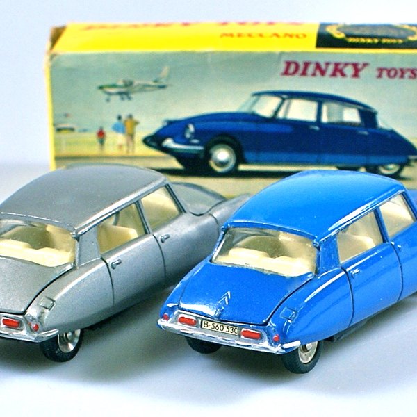 Dinky Toys Citroën DS models with their original box